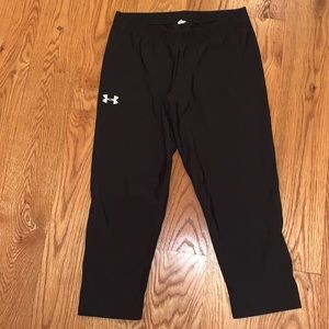 Under Armour cropped stretchy leggings